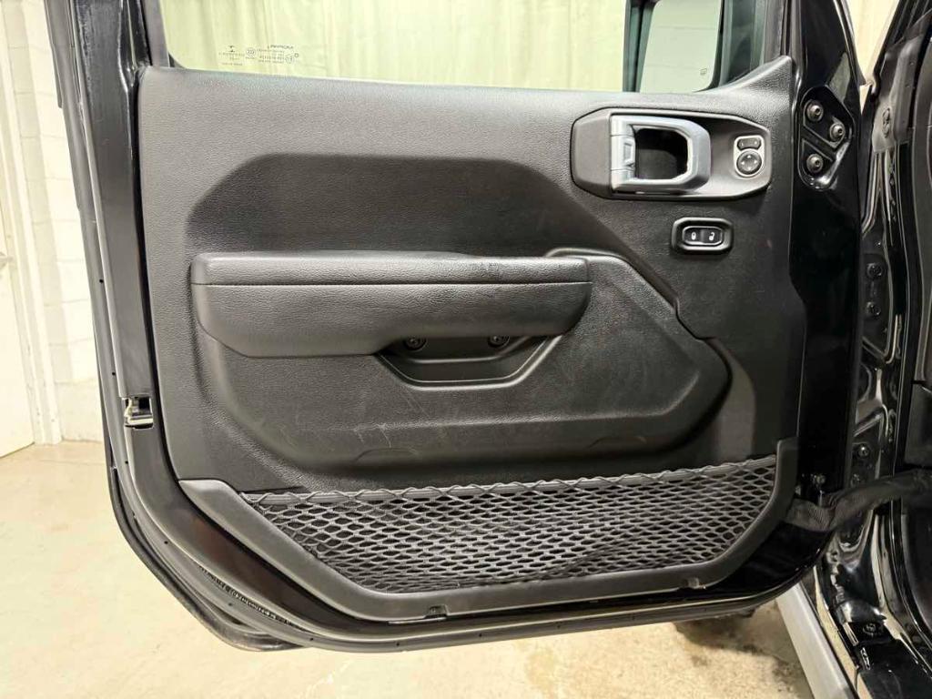 used 2022 Jeep Wrangler Unlimited car, priced at $36,985