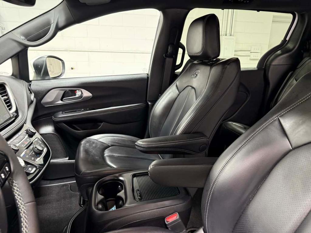 used 2023 Chrysler Pacifica car, priced at $36,985