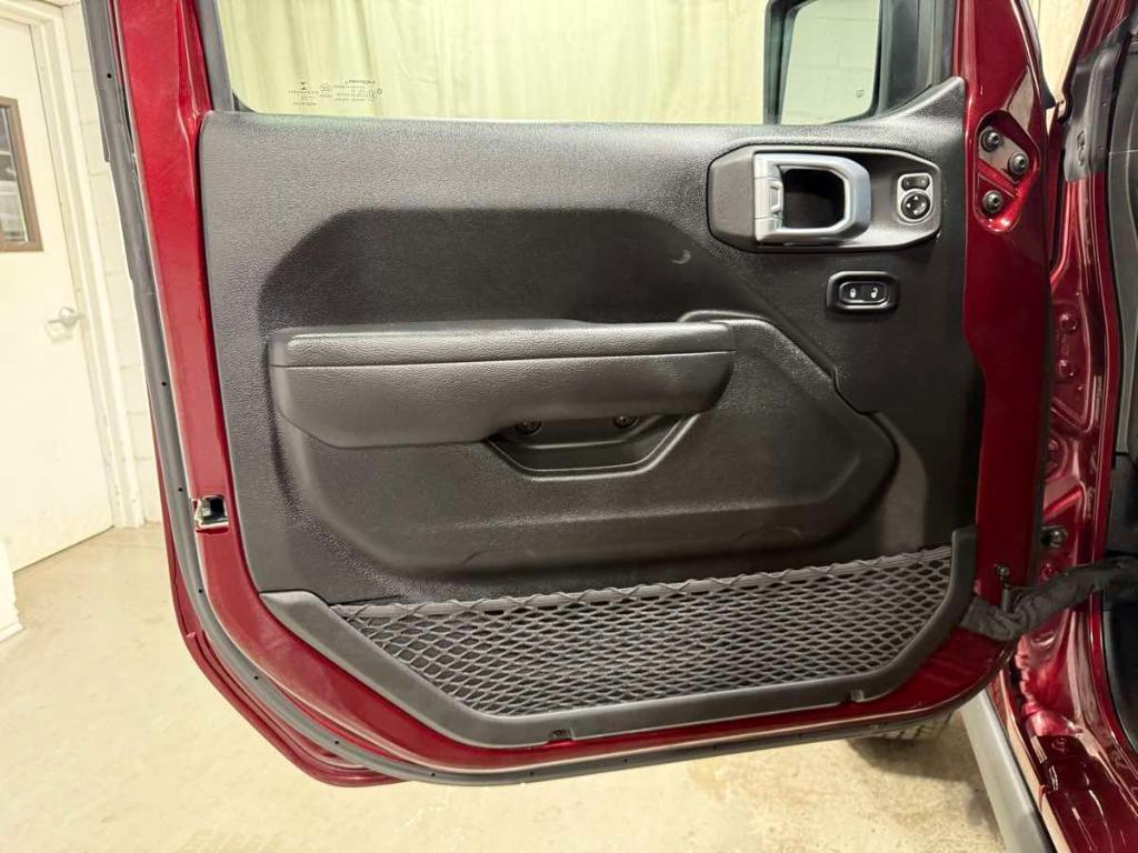 used 2022 Jeep Gladiator car, priced at $35,985
