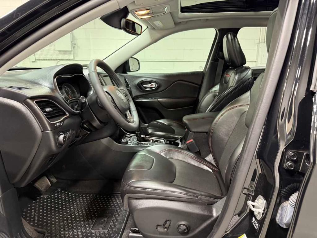 used 2022 Jeep Cherokee car, priced at $25,985