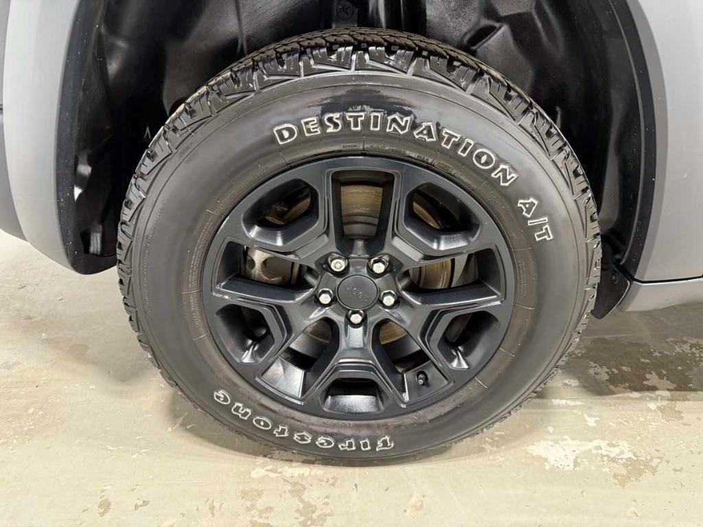 used 2022 Jeep Cherokee car, priced at $25,985