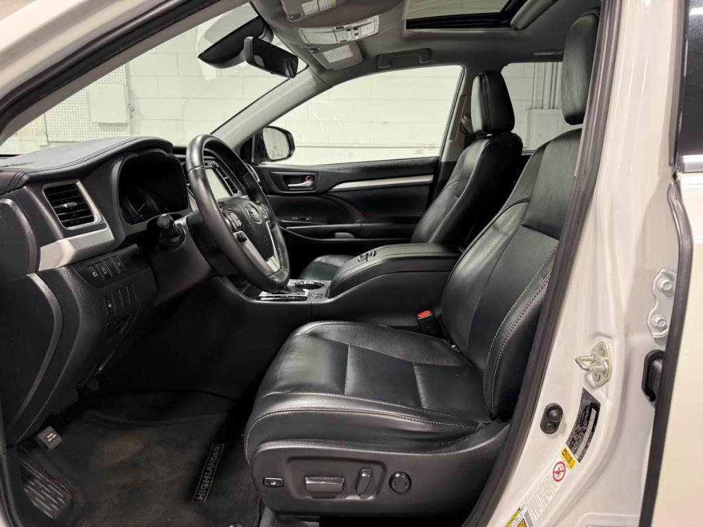used 2019 Toyota Highlander car, priced at $29,985