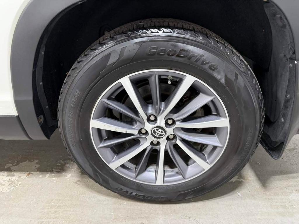 used 2019 Toyota Highlander car, priced at $29,985