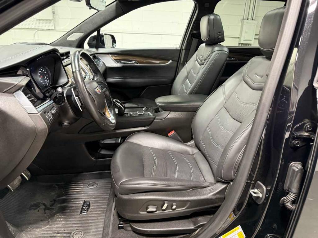 used 2022 Cadillac XT6 car, priced at $40,985