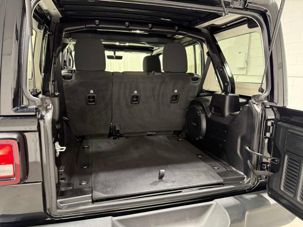 used 2021 Jeep Wrangler Unlimited car, priced at $33,985