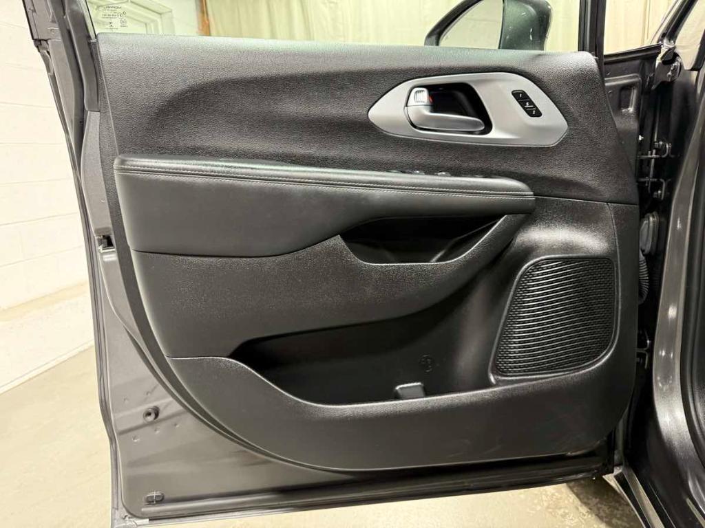 used 2022 Chrysler Pacifica car, priced at $35,985