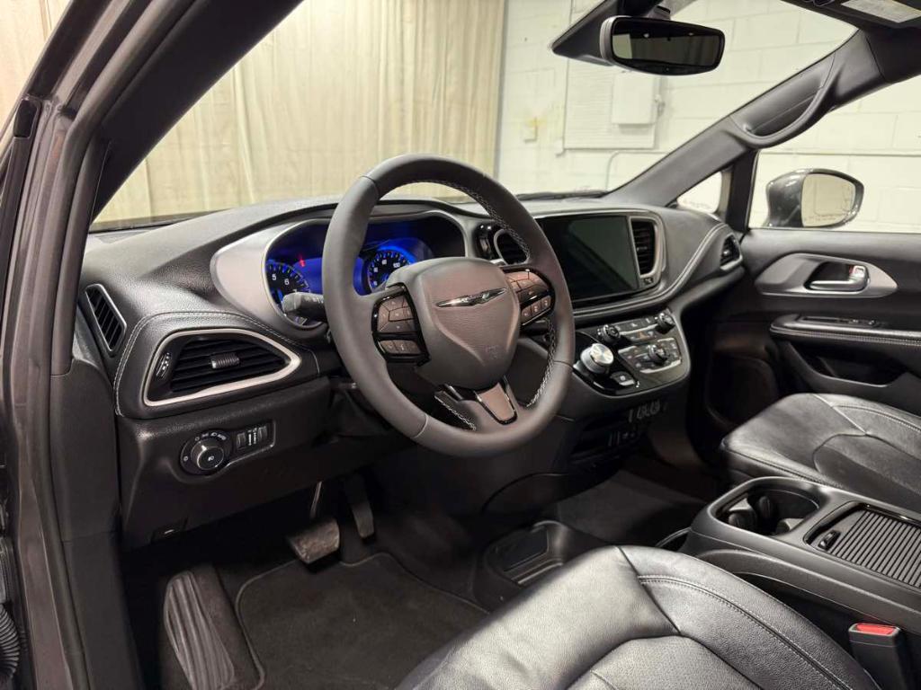 used 2022 Chrysler Pacifica car, priced at $35,985