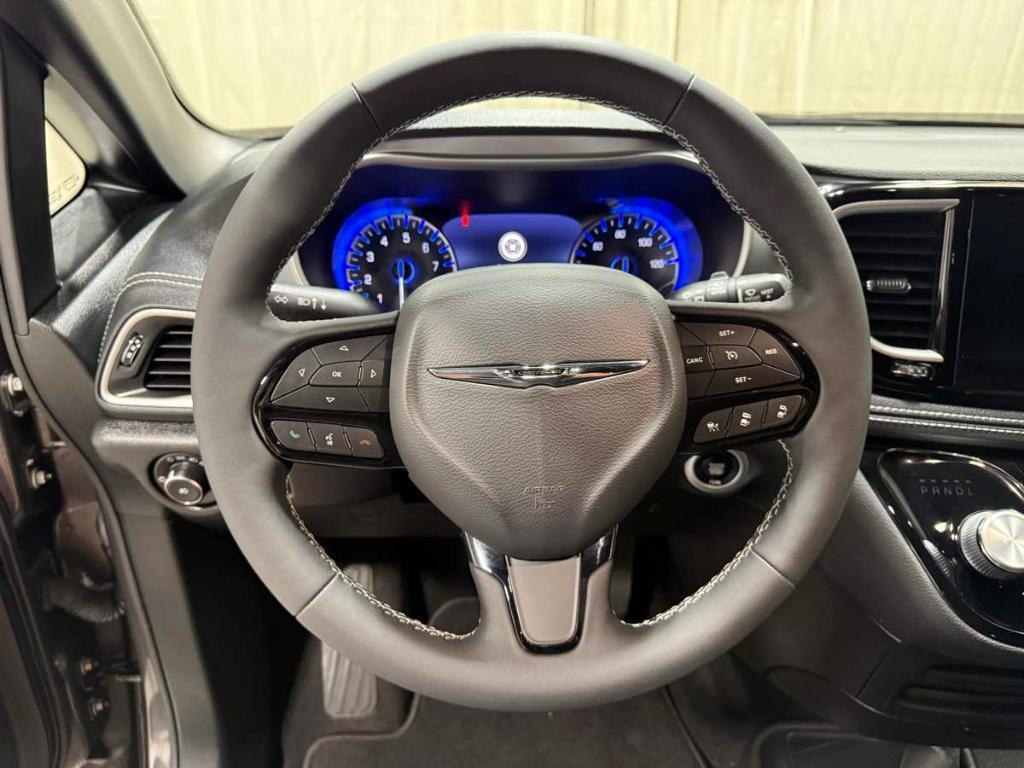 used 2022 Chrysler Pacifica car, priced at $35,985