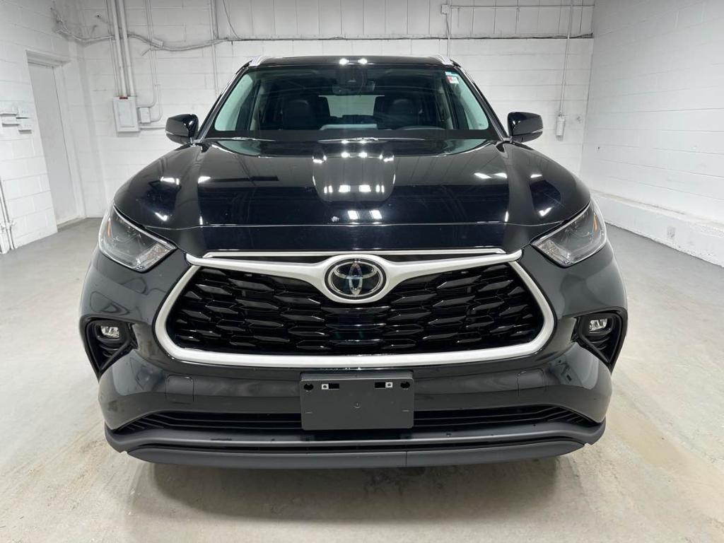 used 2023 Toyota Highlander car, priced at $42,985