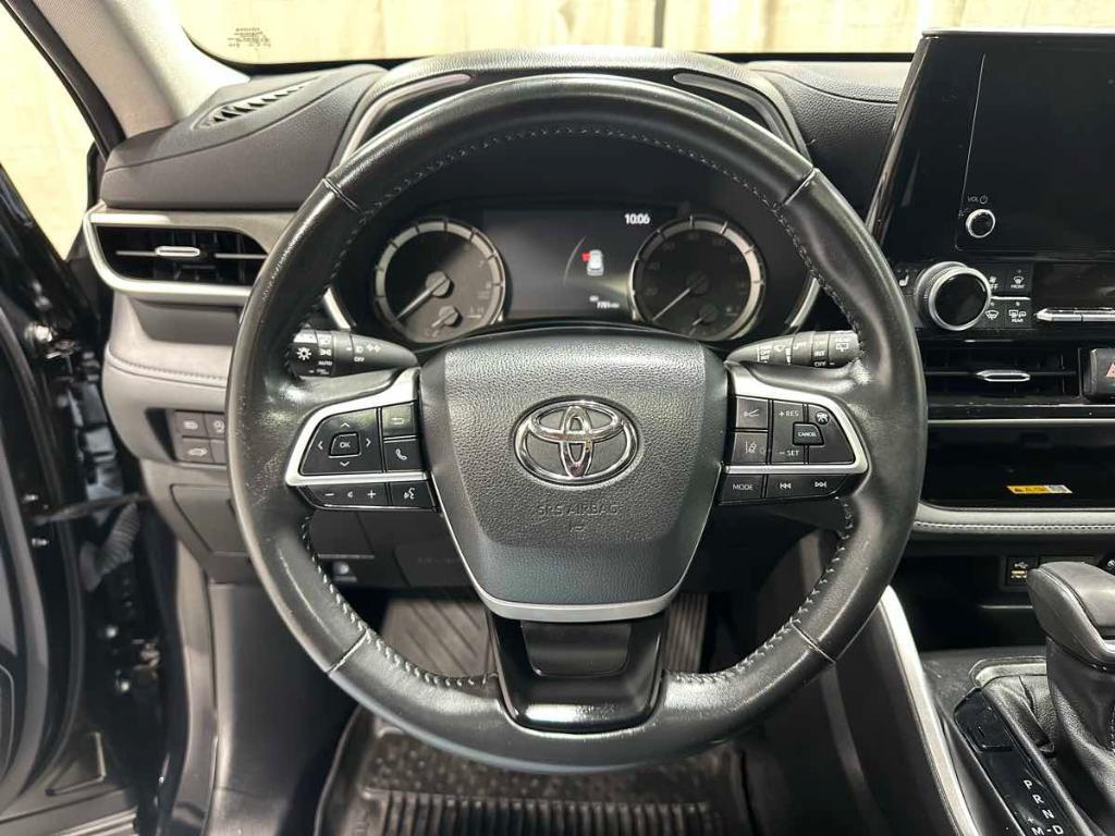 used 2023 Toyota Highlander car, priced at $42,985