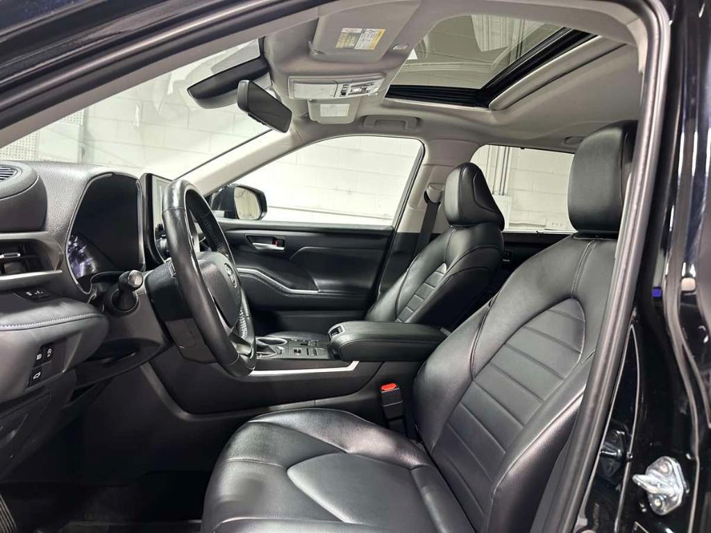 used 2023 Toyota Highlander car, priced at $42,985