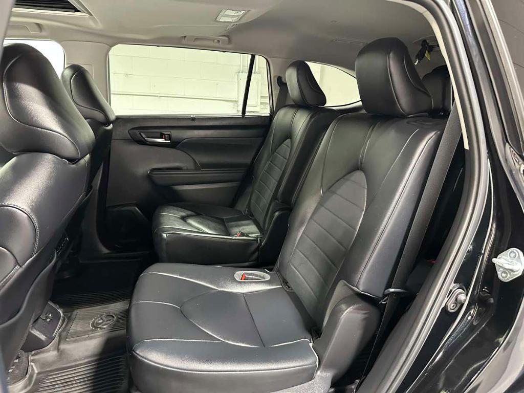 used 2023 Toyota Highlander car, priced at $42,985