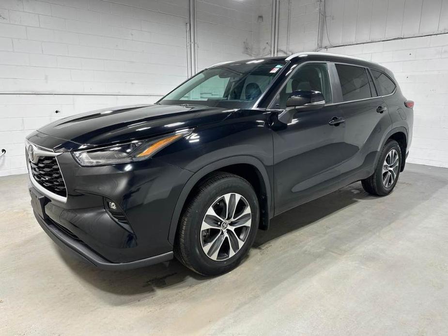 used 2023 Toyota Highlander car, priced at $42,985