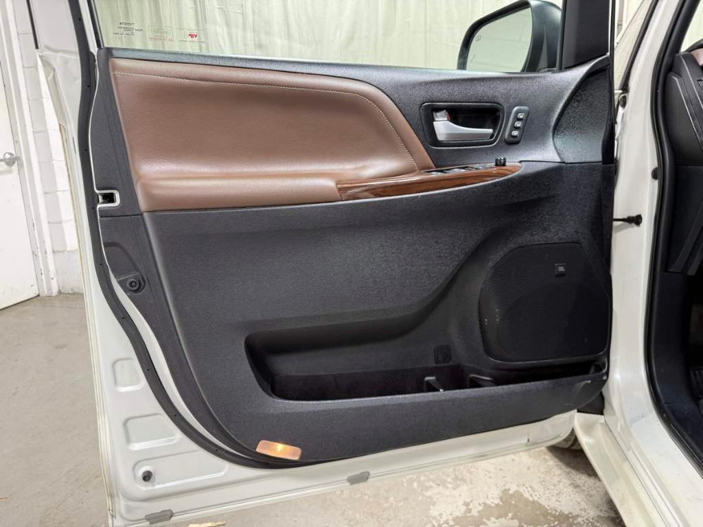 used 2015 Toyota Sienna car, priced at $21,985