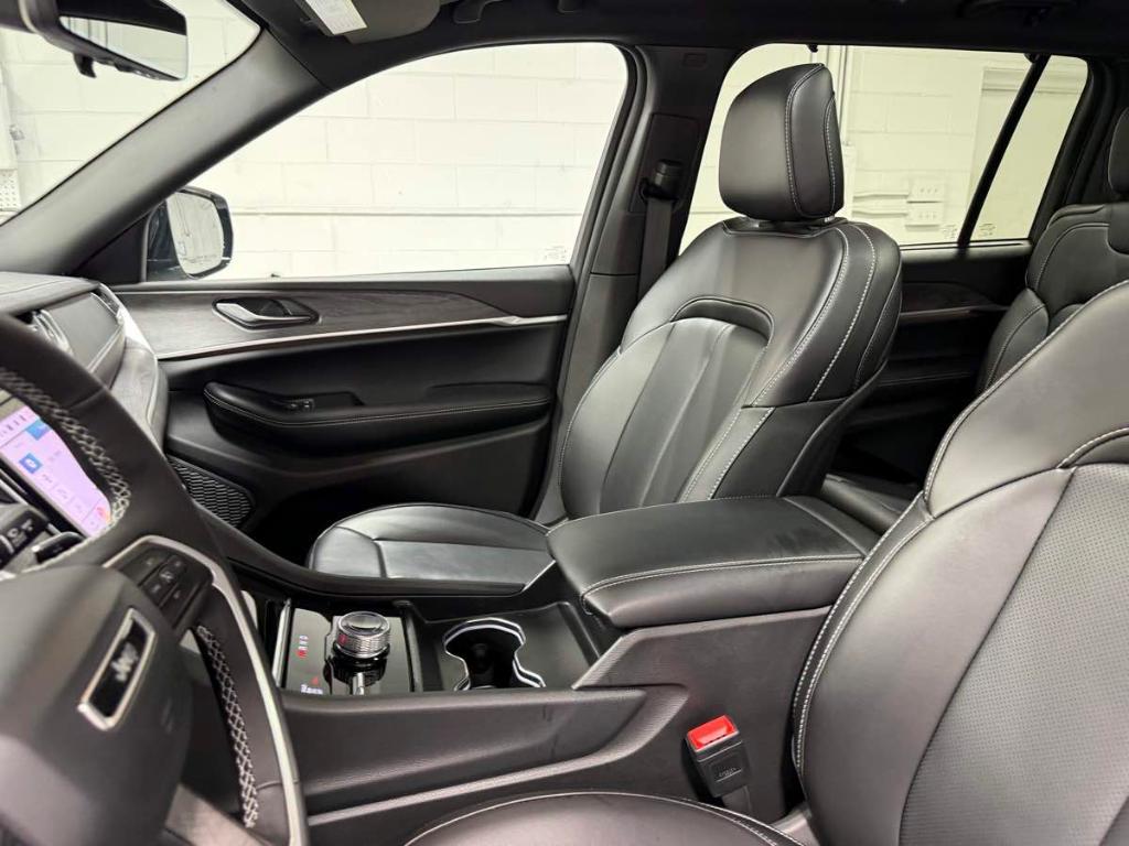 used 2025 Jeep Grand Cherokee L car, priced at $51,985