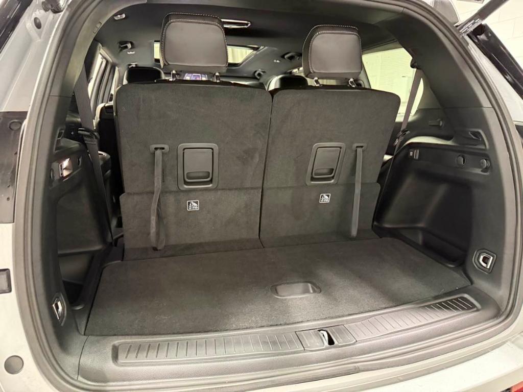 used 2025 Jeep Grand Cherokee L car, priced at $51,985