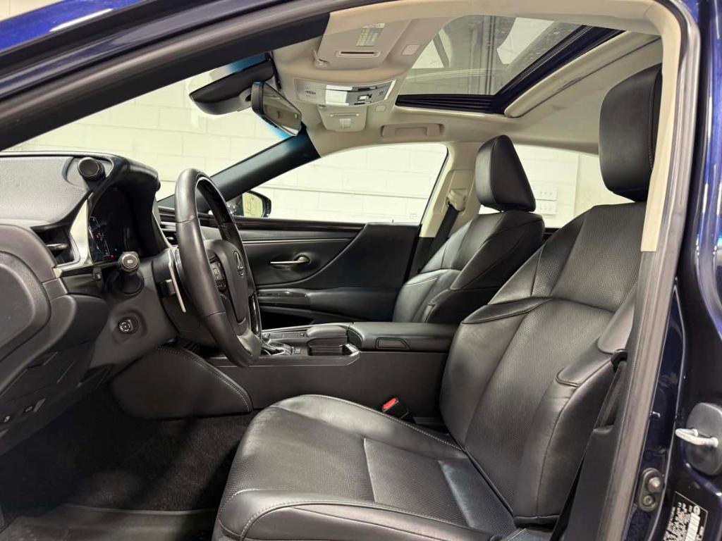 used 2019 Lexus ES 350 car, priced at $31,985
