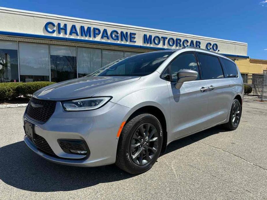 used 2021 Chrysler Pacifica car, priced at $39,885
