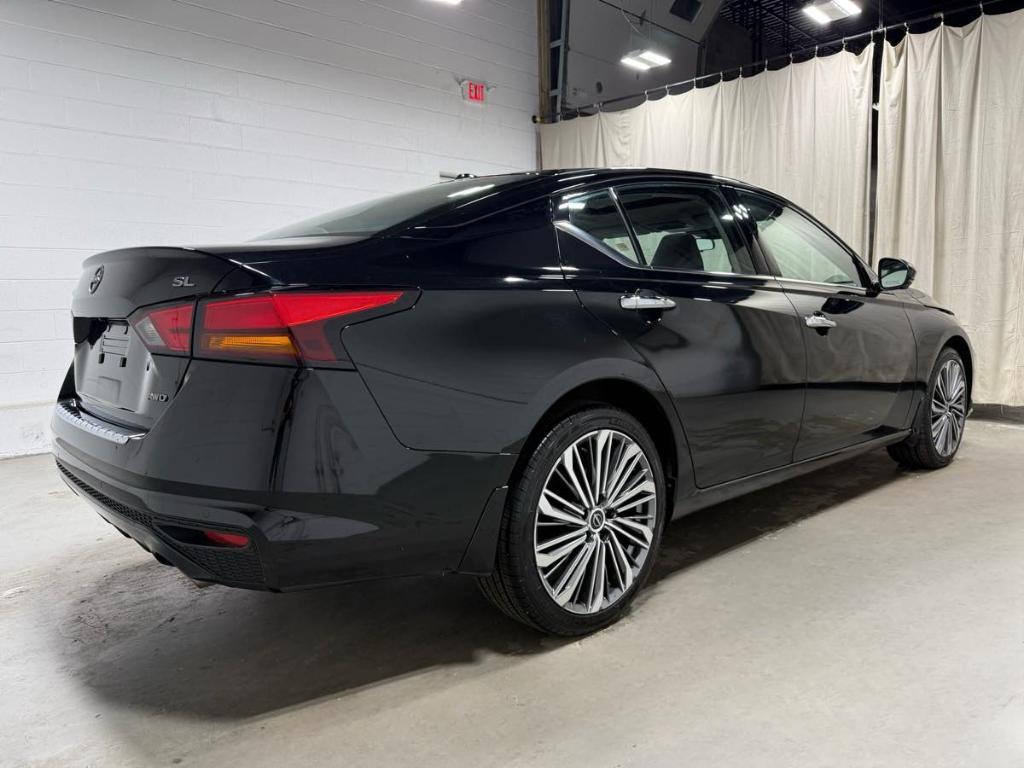 used 2023 Nissan Altima car, priced at $24,985