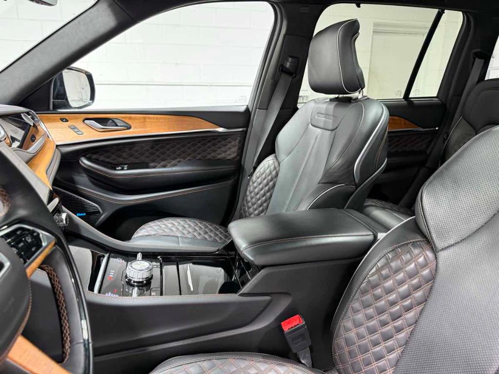 used 2022 Jeep Grand Cherokee car, priced at $50,985