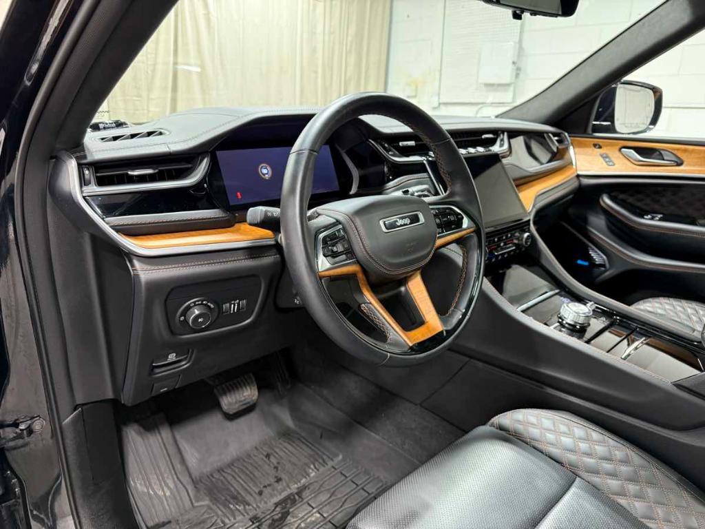 used 2022 Jeep Grand Cherokee car, priced at $50,985