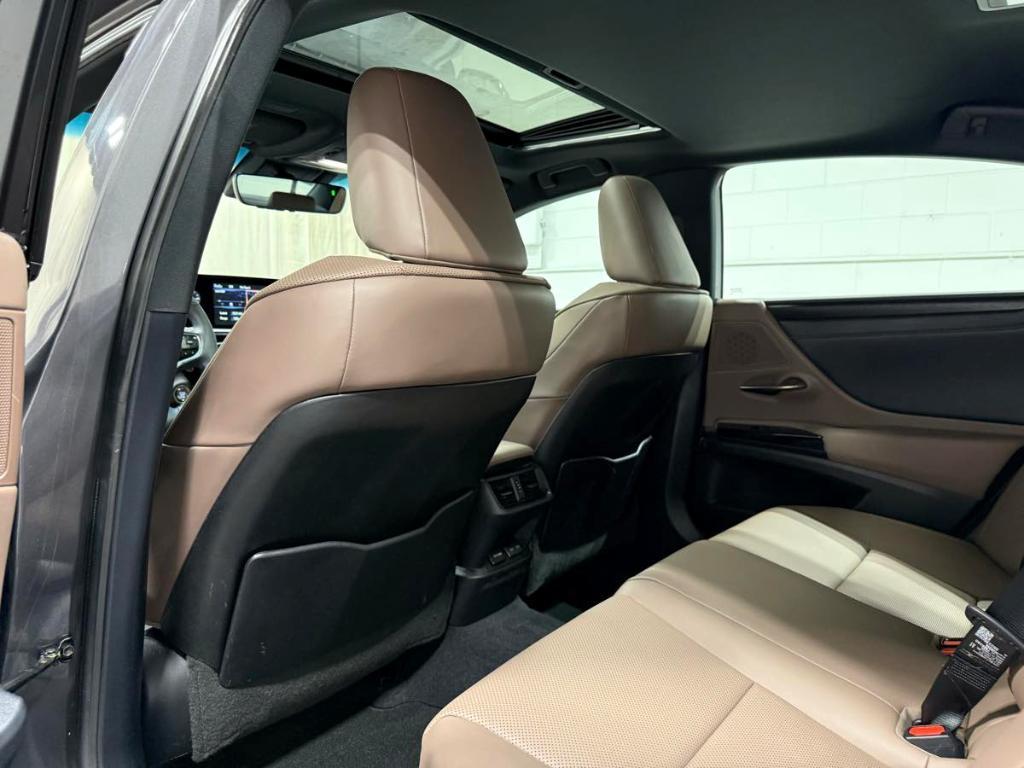 used 2022 Lexus ES 350 car, priced at $39,985