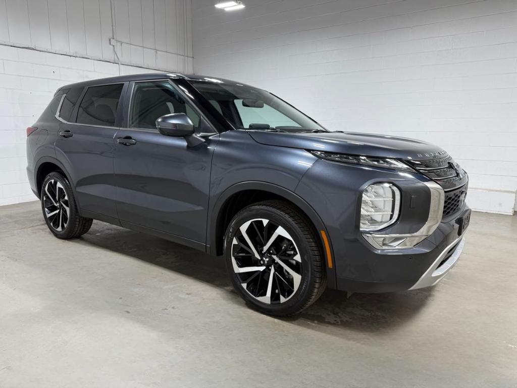 used 2024 Mitsubishi Outlander car, priced at $31,985