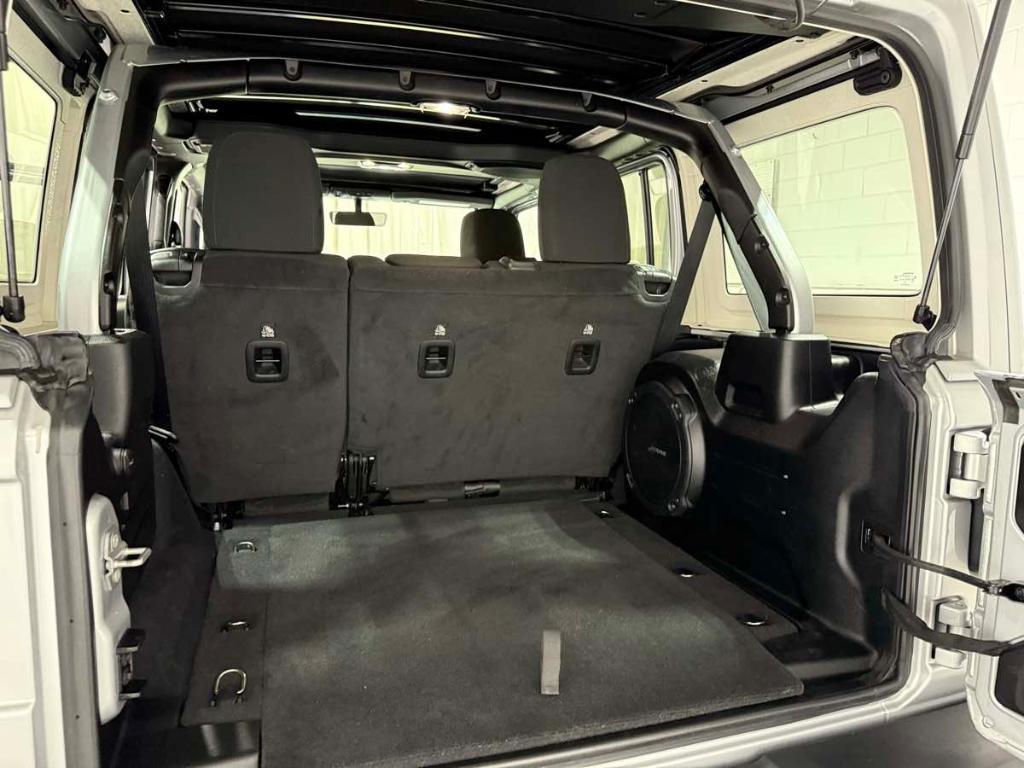 used 2022 Jeep Wrangler Unlimited car, priced at $35,985