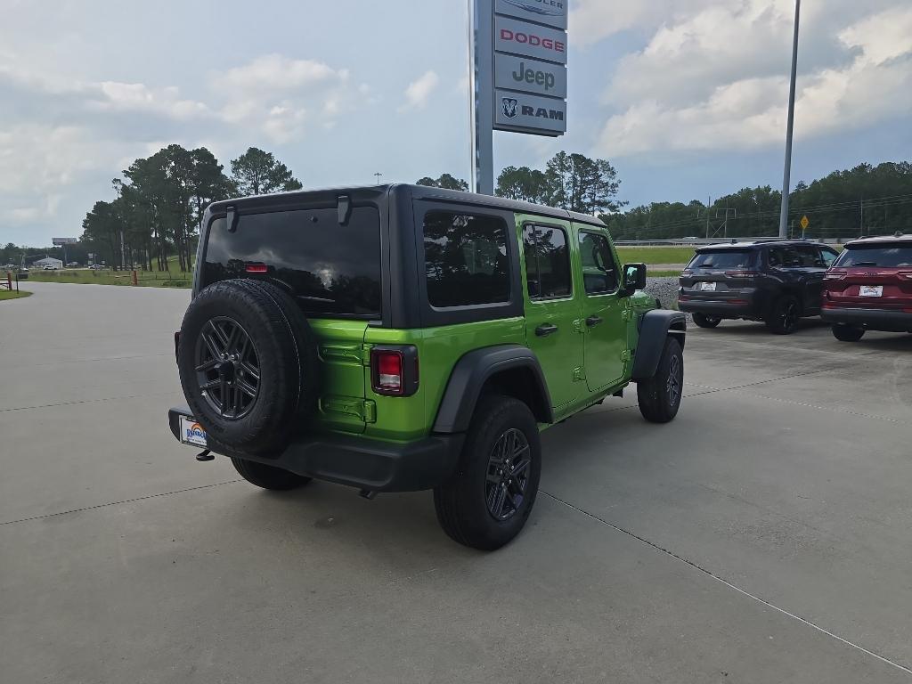 new 2025 Jeep Wrangler car, priced at $47,075