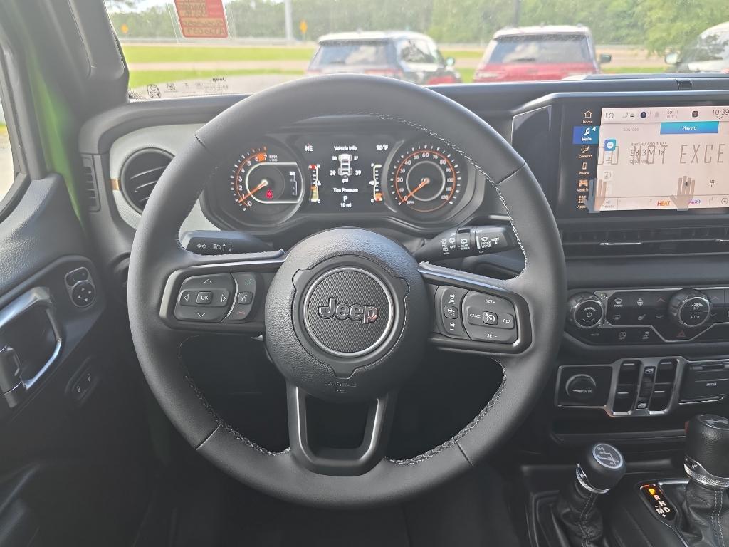 new 2025 Jeep Wrangler car, priced at $47,075