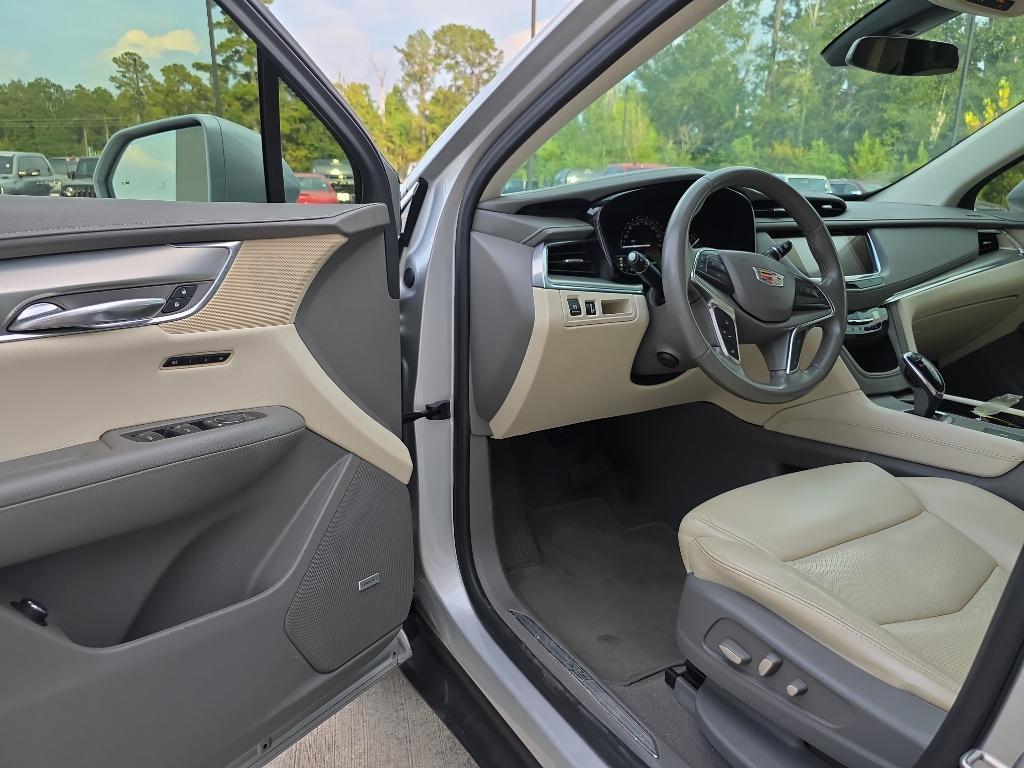 used 2018 Cadillac XT5 car, priced at $21,177
