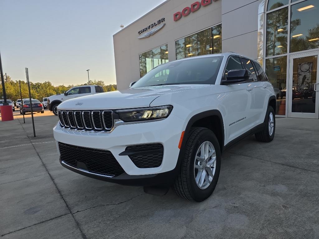 new 2025 Jeep Grand Cherokee car, priced at $38,570