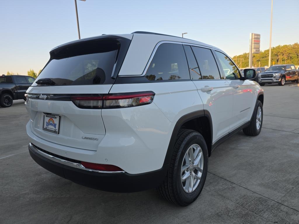 new 2025 Jeep Grand Cherokee car, priced at $38,570