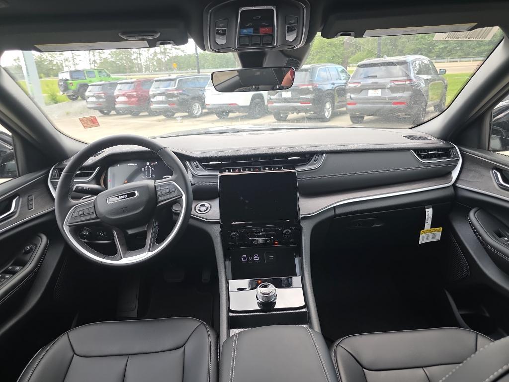 new 2025 Jeep Grand Cherokee L car, priced at $46,110