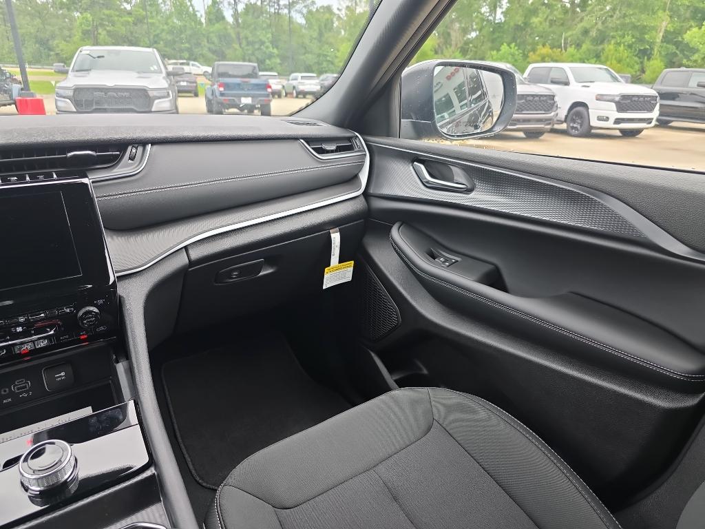 new 2025 Jeep Grand Cherokee L car, priced at $46,415