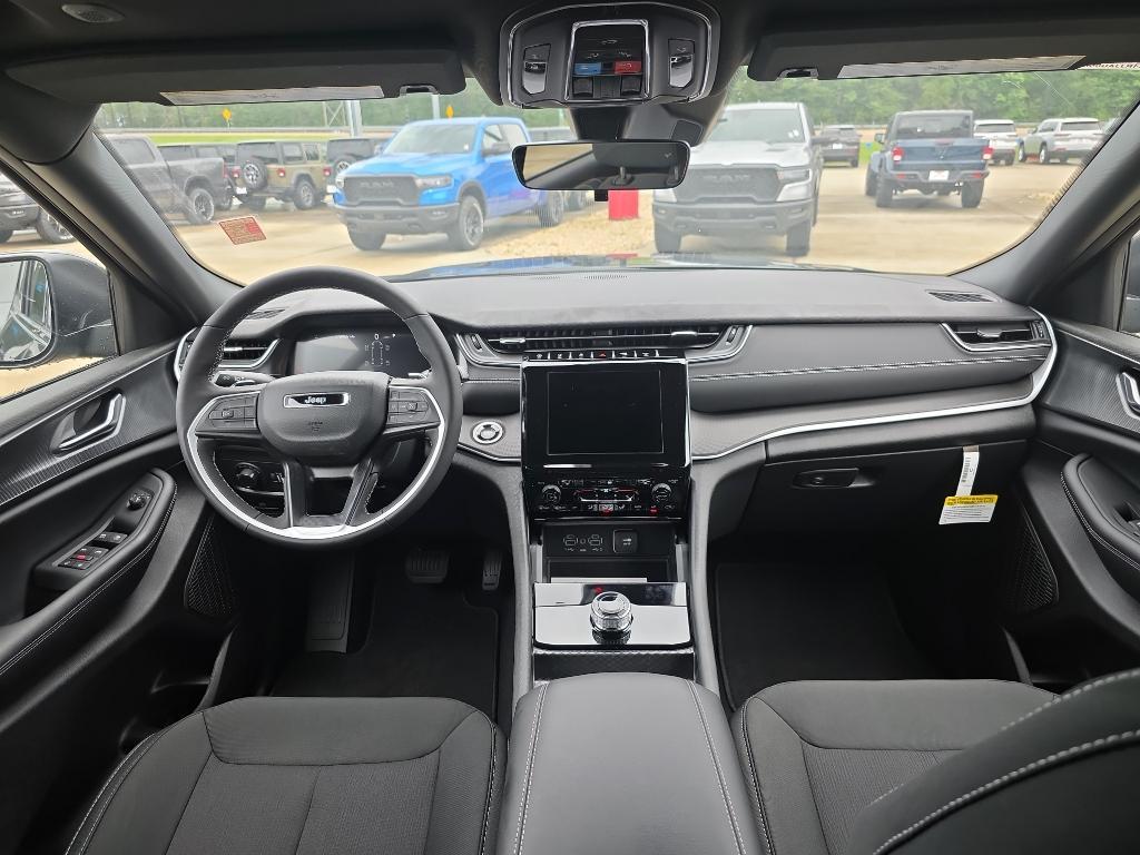 new 2025 Jeep Grand Cherokee L car, priced at $46,415