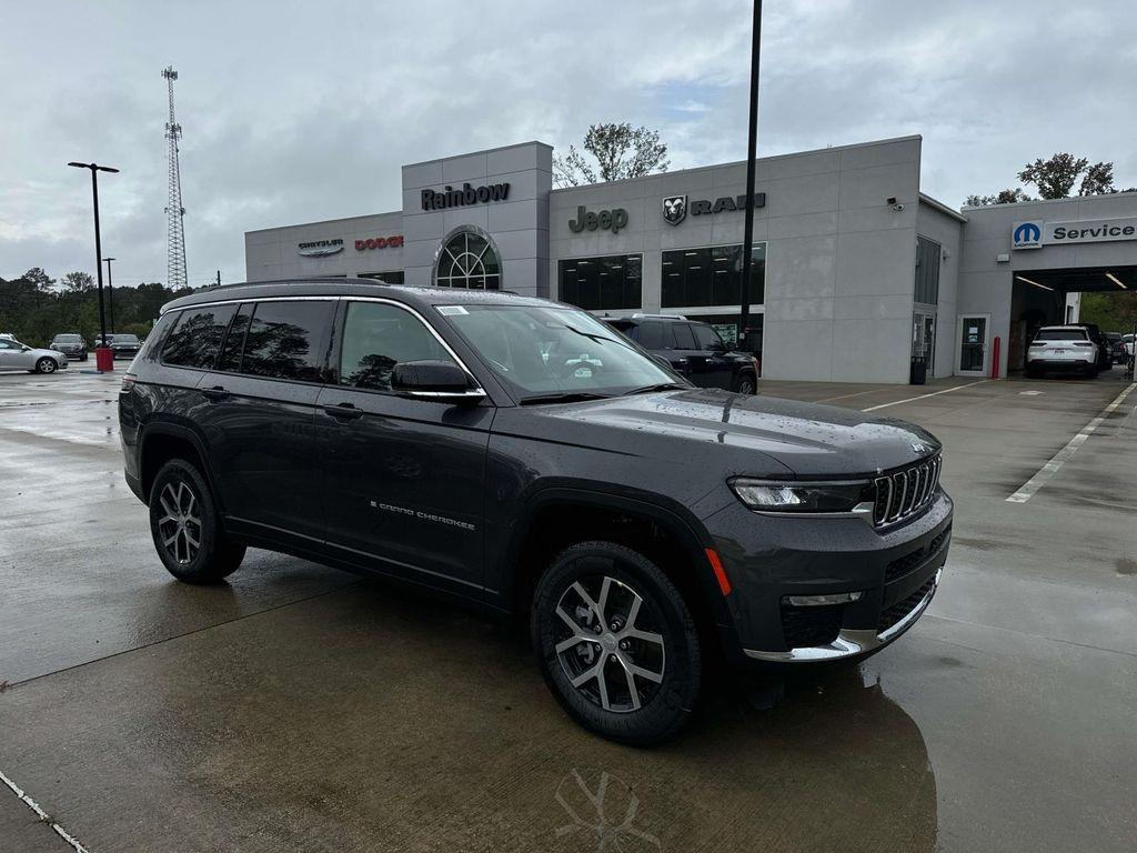 new 2025 Jeep Grand Cherokee L car, priced at $49,096