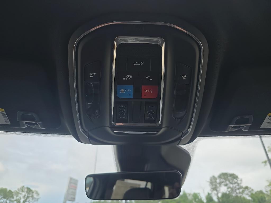 new 2025 Jeep Grand Cherokee L car, priced at $40,915