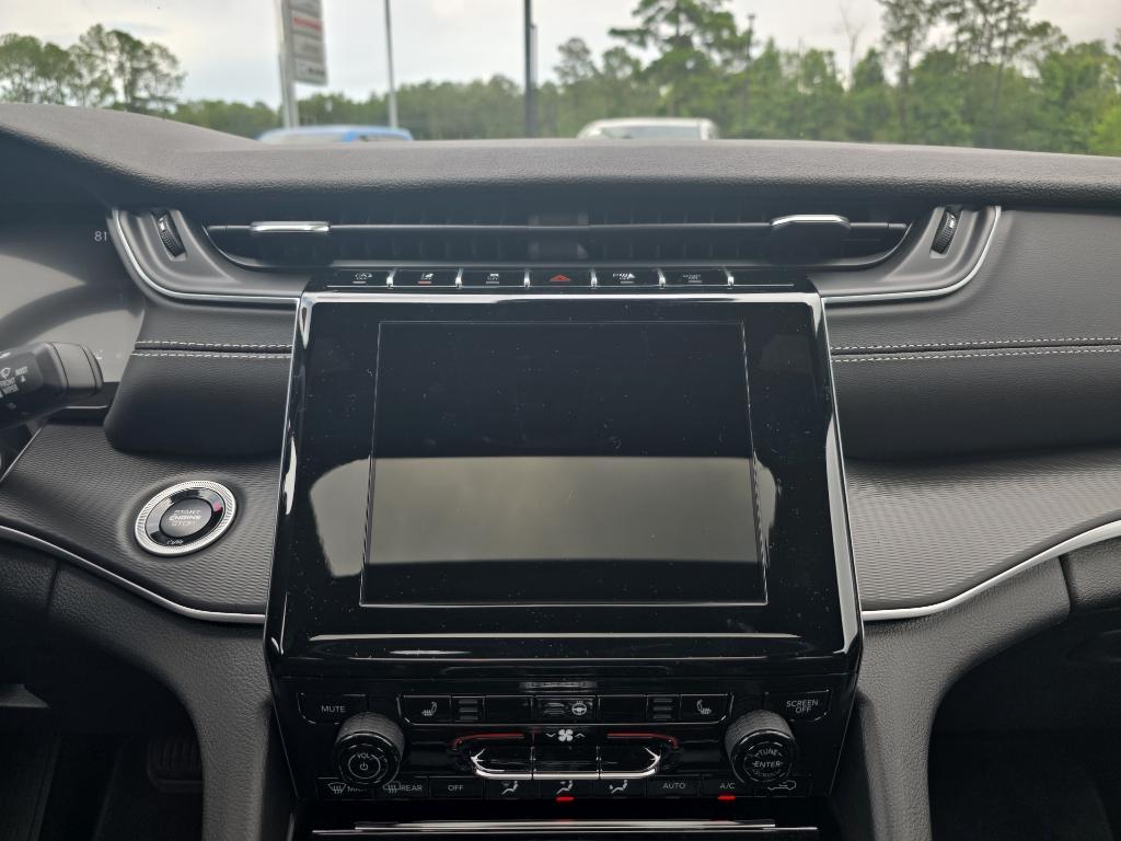 new 2025 Jeep Grand Cherokee L car, priced at $40,915