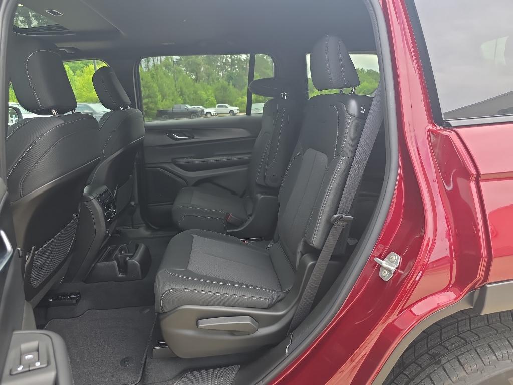 new 2025 Jeep Grand Cherokee L car, priced at $40,915
