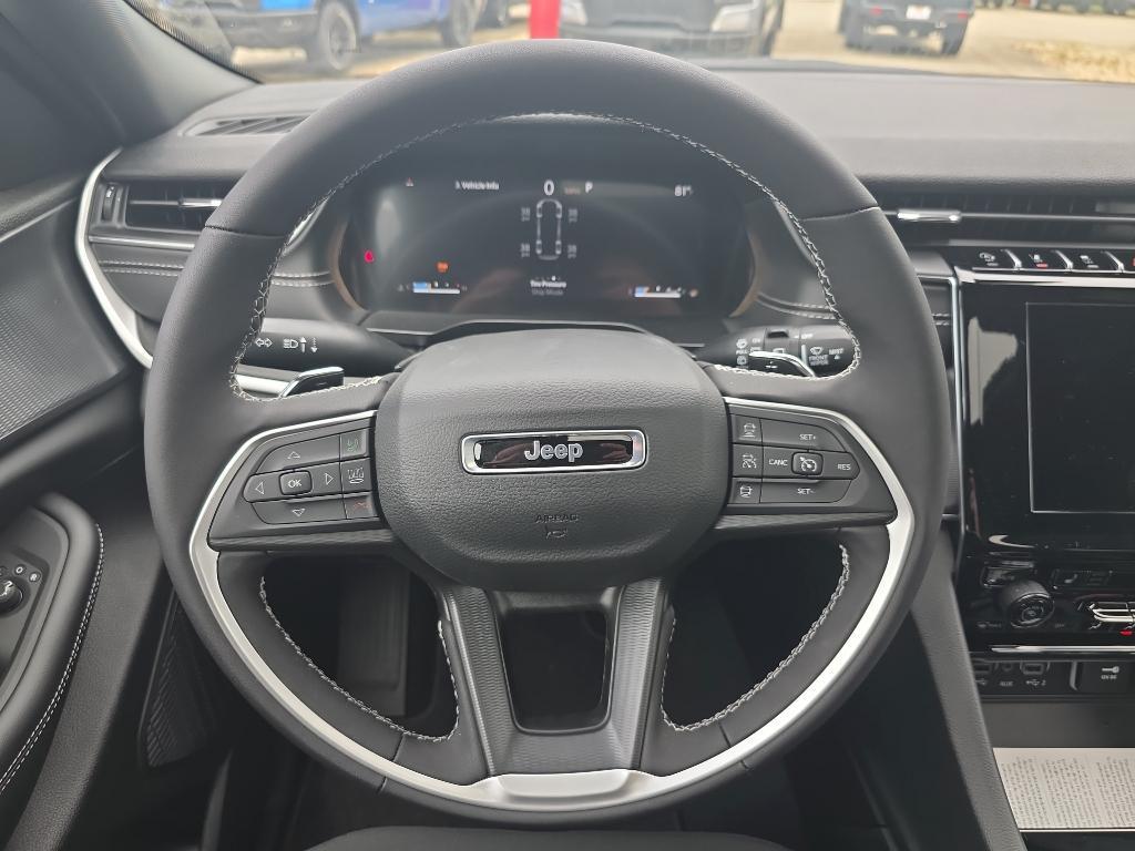 new 2025 Jeep Grand Cherokee L car, priced at $40,915