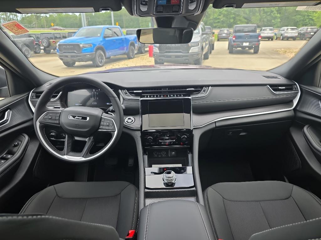 new 2025 Jeep Grand Cherokee L car, priced at $40,915