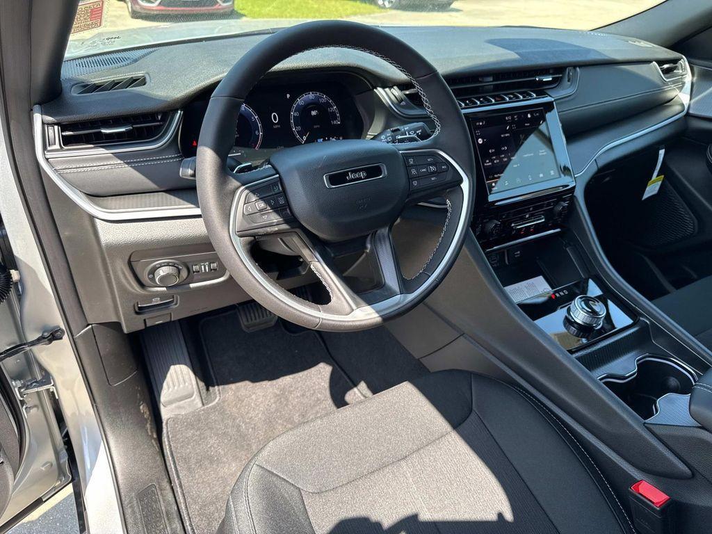 new 2025 Jeep Grand Cherokee L car, priced at $41,915