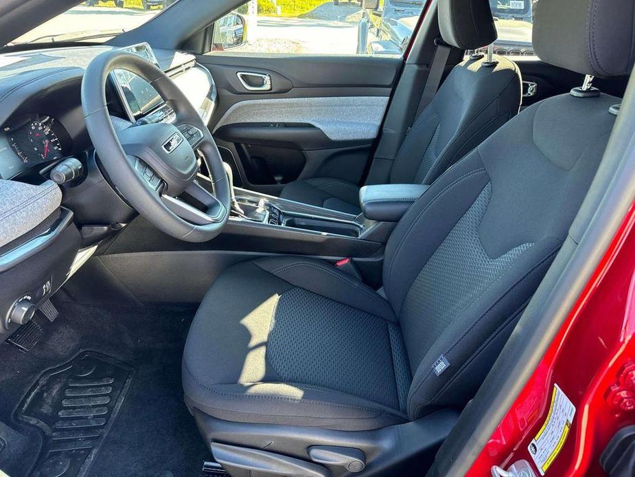 new 2025 Jeep Compass car, priced at $25,590