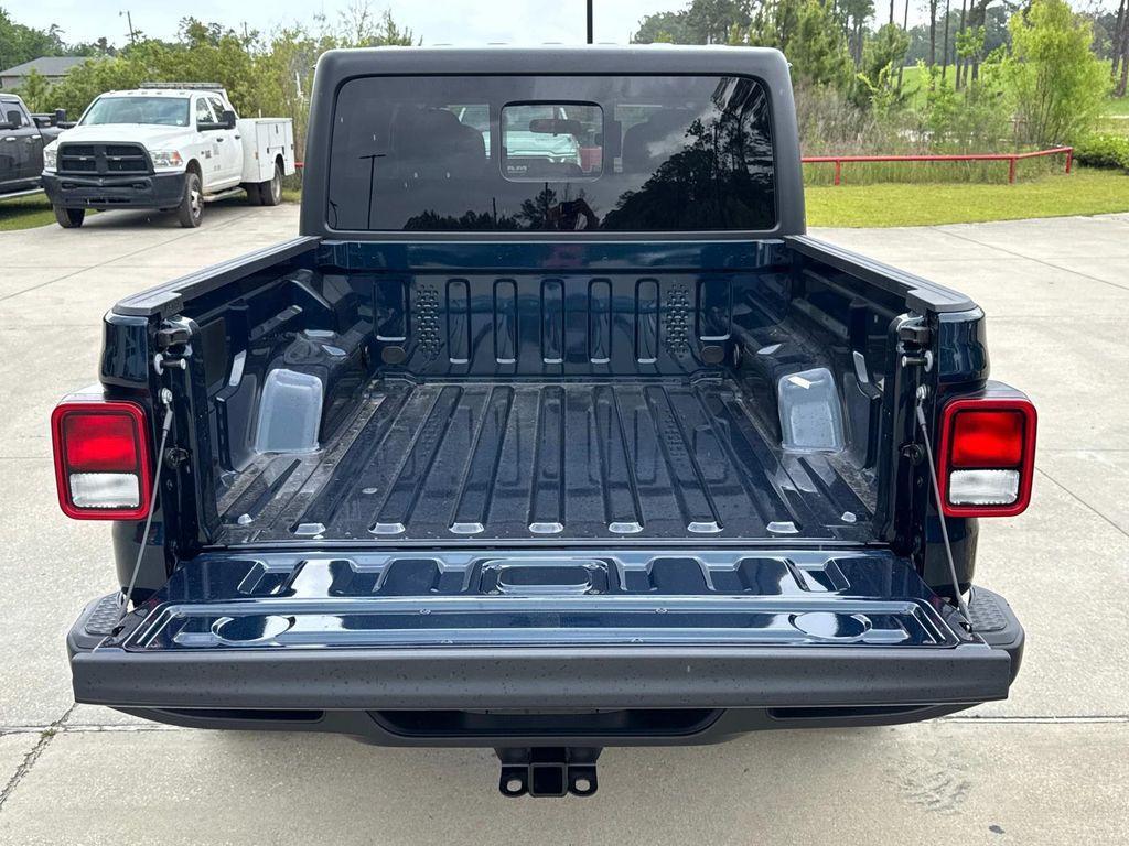 new 2025 Jeep Gladiator car, priced at $42,475