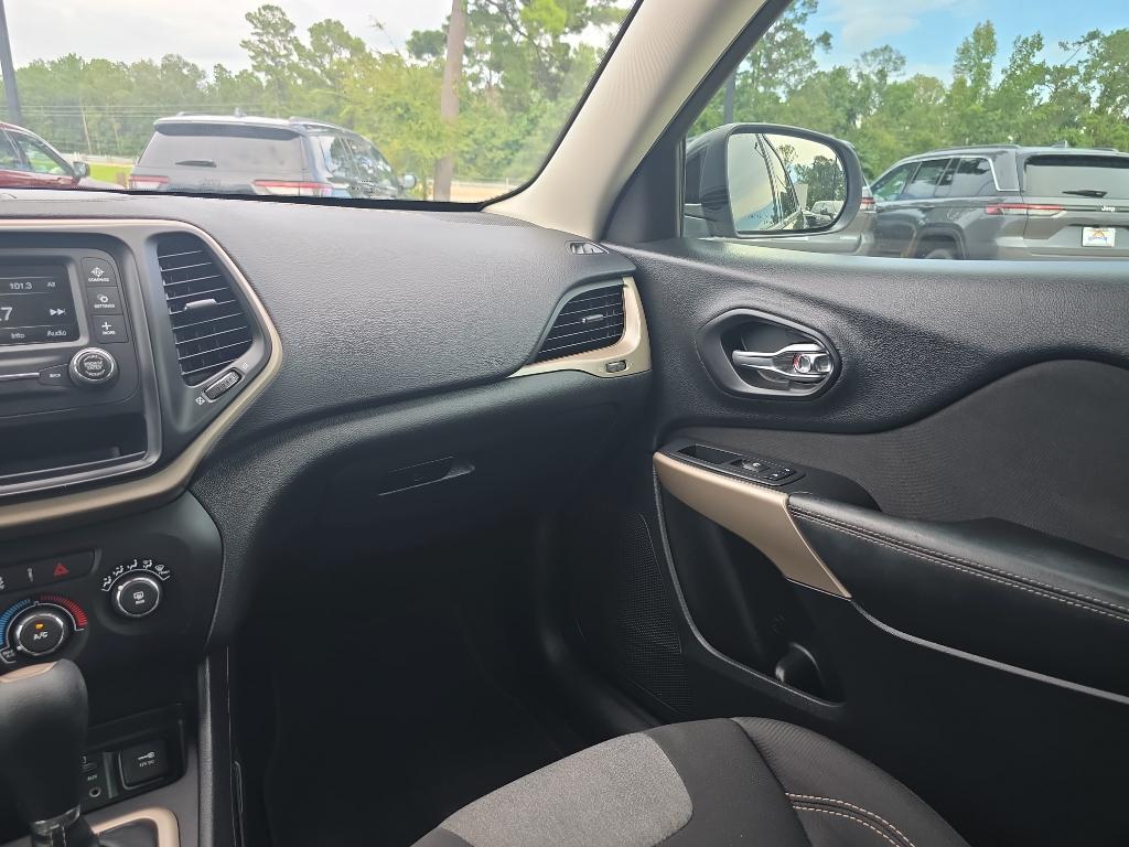 used 2018 Jeep Cherokee car, priced at $16,377