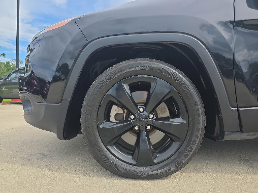 used 2018 Jeep Cherokee car, priced at $16,377