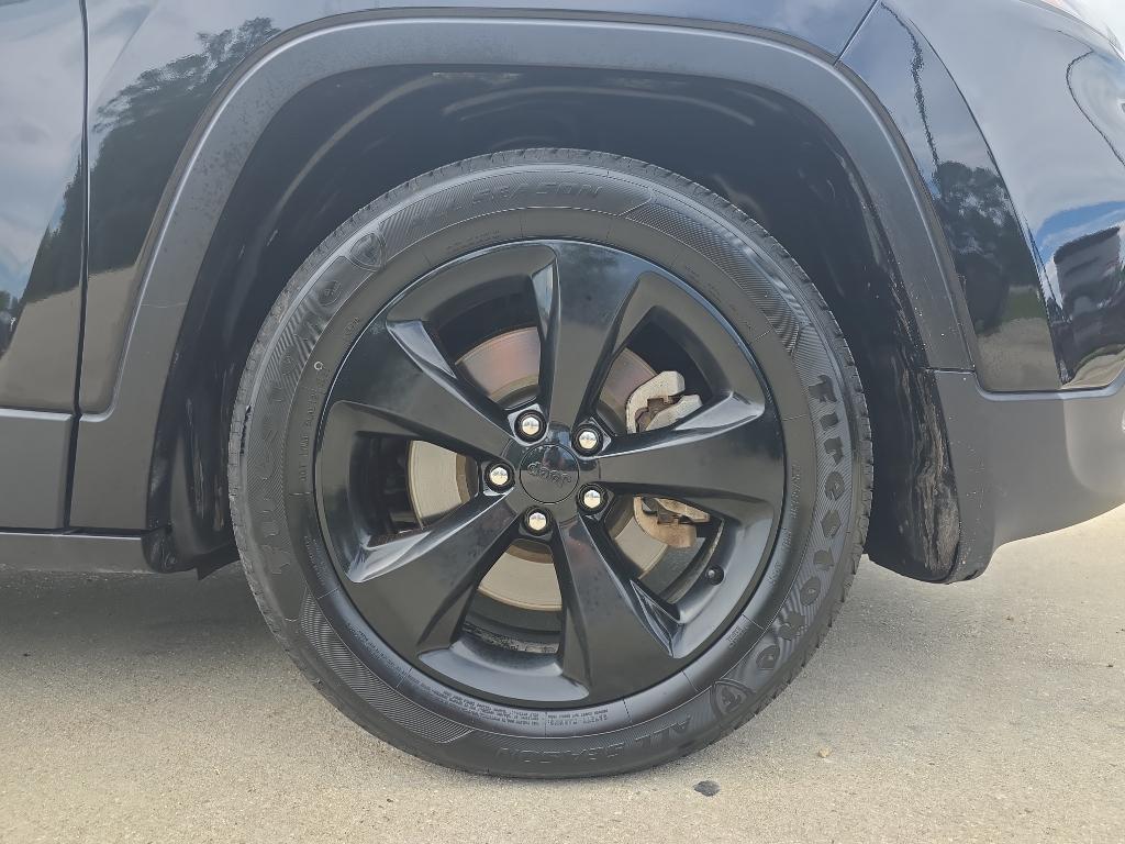 used 2018 Jeep Cherokee car, priced at $16,377