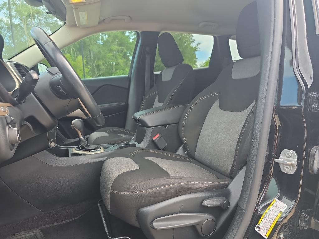used 2018 Jeep Cherokee car, priced at $16,377