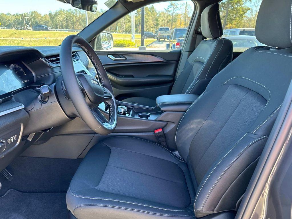 new 2025 Jeep Grand Cherokee L car, priced at $36,825